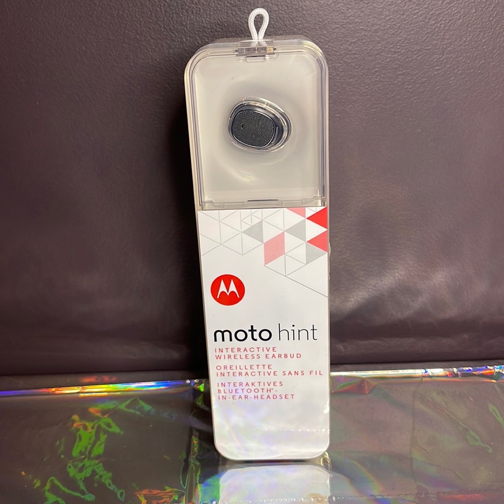 Moto Hint - Bluetooth Phone Low Profile Ear Piece - Brand New - Disconti…